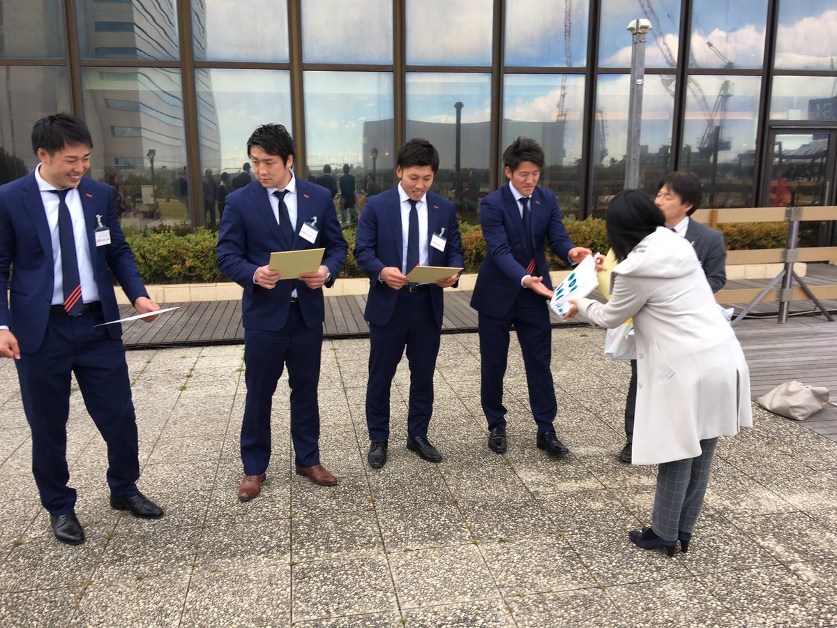 クボタスピアーズ そごう 西武船橋店さんの新春福袋企画 クボタスピアーズ ラガメンgo お食事会 に伊藤選手 四至本選手 萩澤選手 近藤選手が参加しました 当選された4組8名の方に 牛兵衛 西武船橋店 さんの美味しい食事と共に選手達のトークを