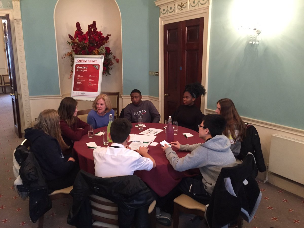 R_S_P_H's tweet photo. Our Chief Exec @ShirleyCramer28 talking about the challenges of mental health with young people at our workshop today in London #younghealth https://t.co/0Ydm9Z2y0h