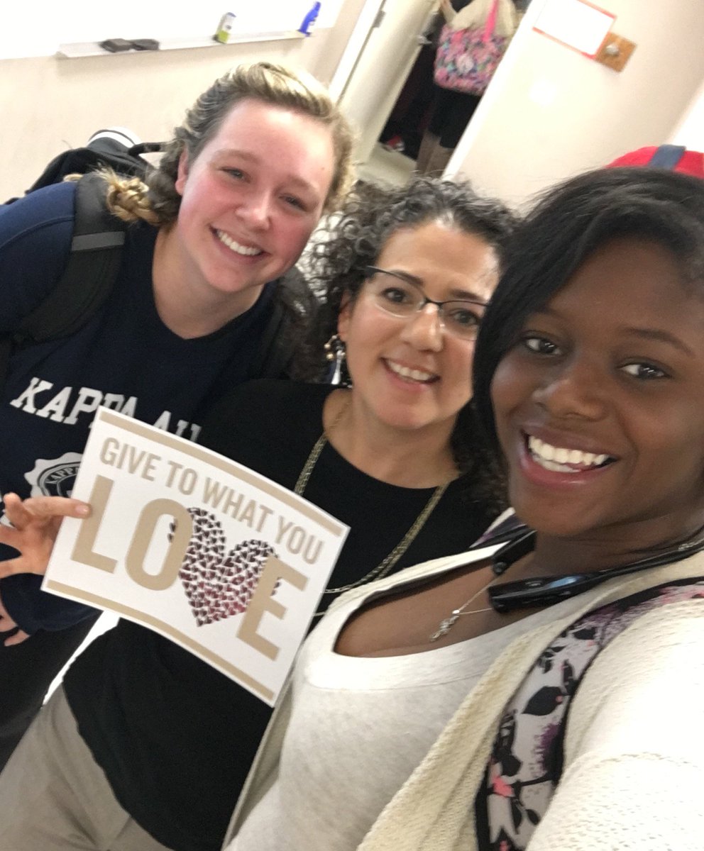 Spanish: among top popular double majors <a href="/LCWA_CofC/">School of LCWA</a> and your donation  #givetowhatyoulove supports this success! 

givecampus.com/schools/Colleg…