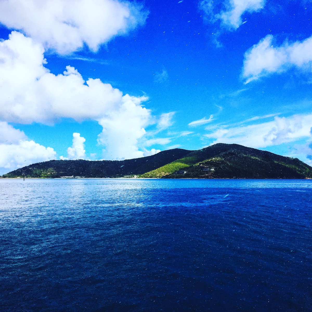 Socialhite's tweet photo. For the ultimate luxury island escape, we recommend the One &amp; Only Hayman! Discover more island destinations at https://t.co/JxetzPwBEZ https://t.co/5vIjPN6iHe