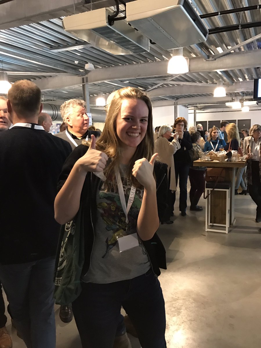 jvdfvelsen's tweet photo. de jongste bezoeker van burgertop Velsen #BTV2017 Sydney. Top dat jij je stem laat horen! 👊 https://t.co/jKtYXjJYKC