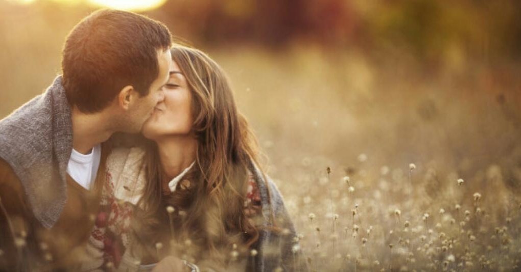 pauseneffect's tweet photo. Less anxiety, lower blood pressure, fewer colds and faster healing are a few of the benefits of being in love.

#countdowntovalentinesday https://t.co/jBKny6uSE4