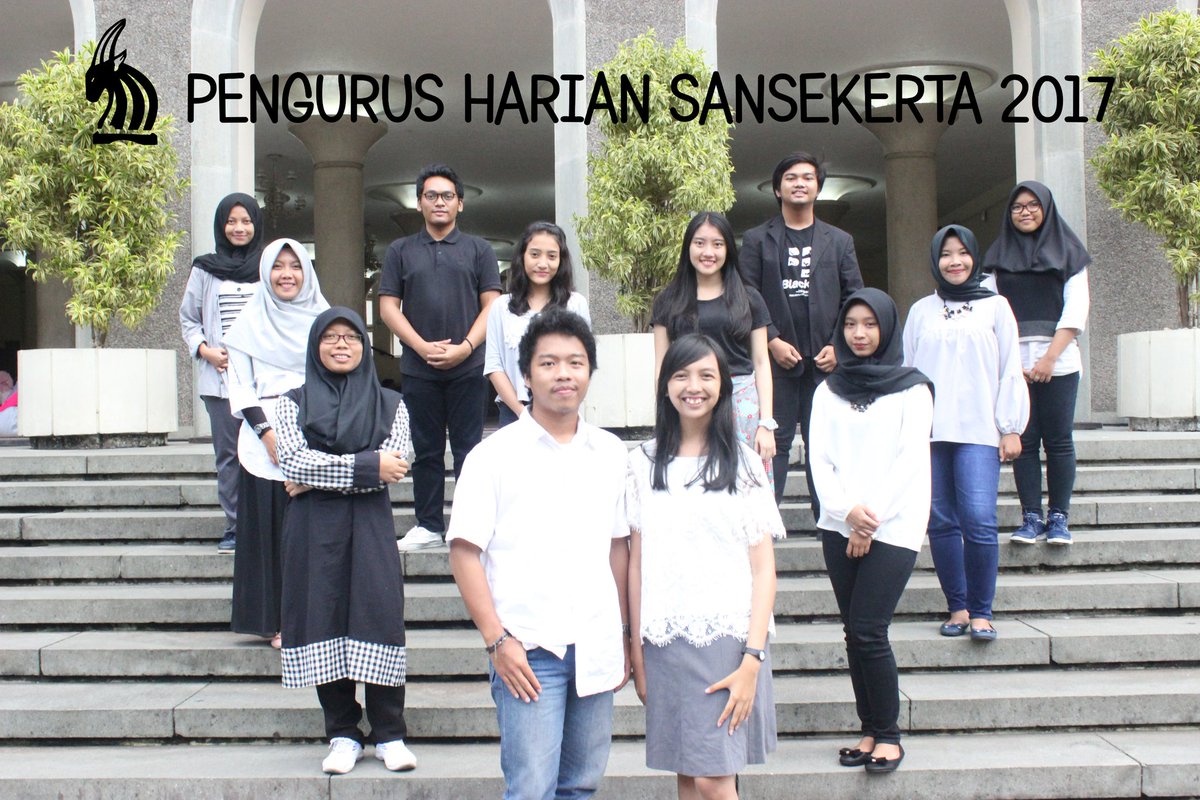 sansekerta_ugm's tweet photo. Selamat atas terpilihnya Pengurus Harian SANSEKERTA UGM 2017. 
Semoga amanah.
Stay classy! https://t.co/L8GqXIwa9I
