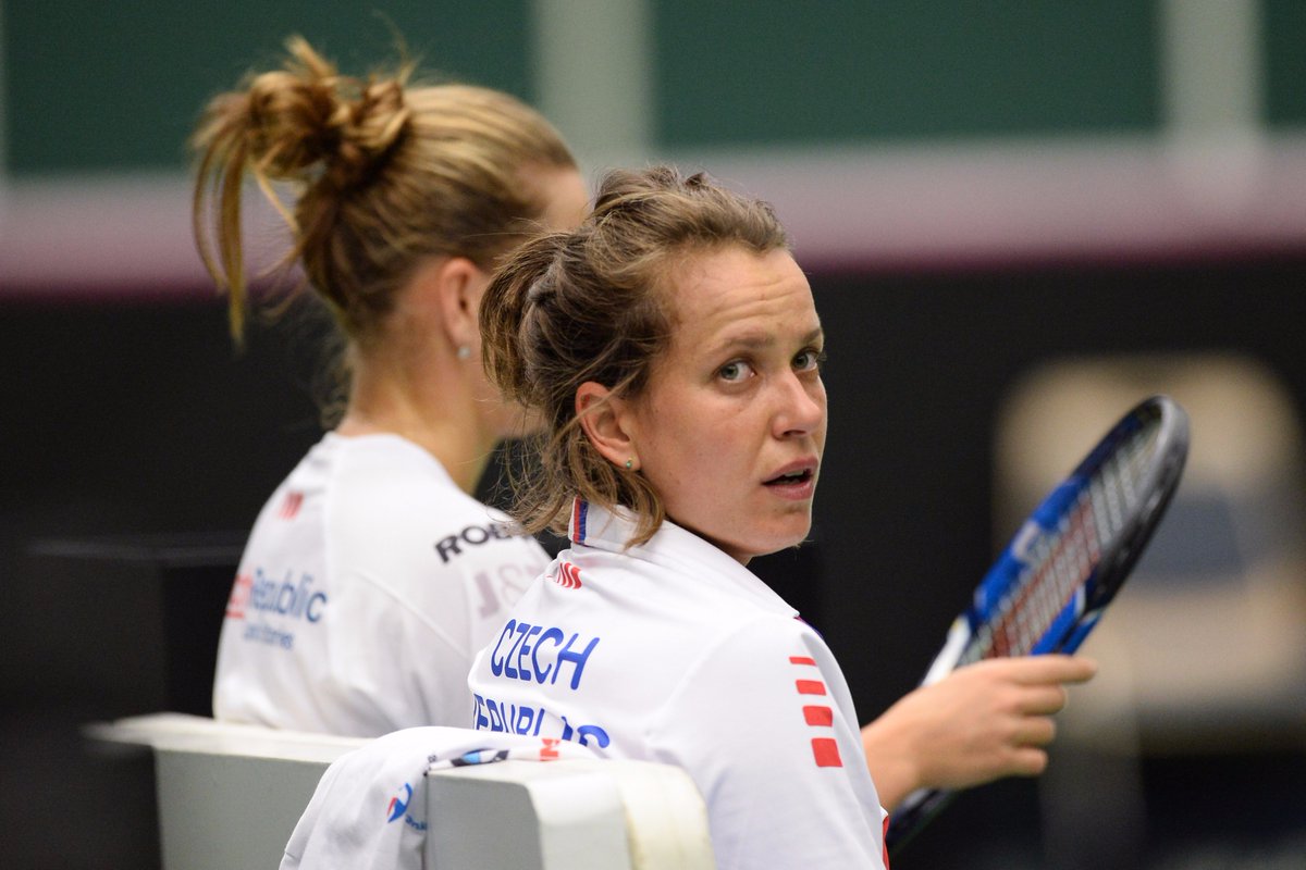 BARBORA STRYCOVA - Página 10 C4YpGBEXUAEBM7j