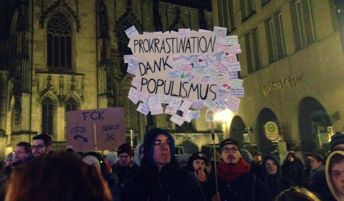 fabihey's tweet photo. Hier, ich habe mir die AfD-Gegendemo gestern für @RadioQ angesehen. #ms1002 https://t.co/XNirc5R1fJ https://t.co/iHqCDWEygL