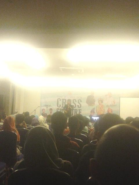 Penampilan dari <a href="/Alba_Gnr/">ALBA</a> yg membahas soal Daerah Bulukumba #CrossCulture at Hotel La'Riz Jl.Lagaligo