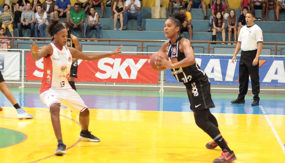 🏀 👩🏾 Mais uma vitória do Corinthians/Pague Menos/Americana, líder do <a href="/LBF_Oficial/">Liga de Basquete Feminino</a>: 88 a 62 sobre Presidente Venceslau fora de casa.