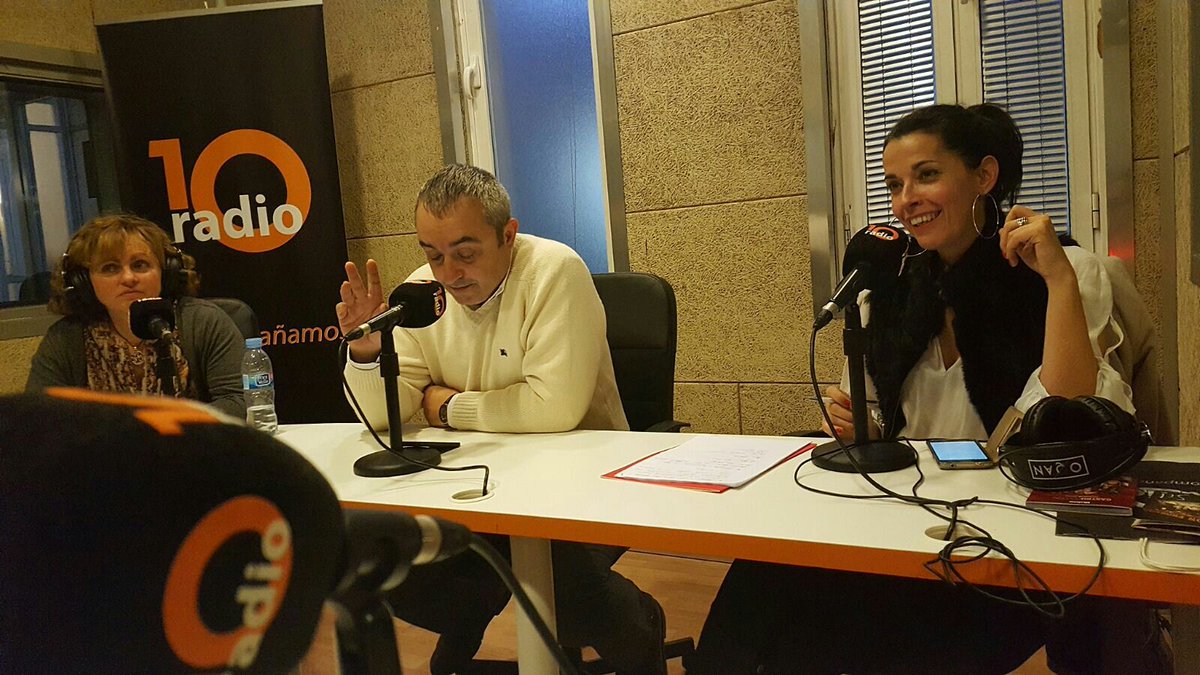 Sazonando's tweet photo. En #ElColordeViajar de @_10radio con @evacelada @ninadepapa @evarodrigo26 @MariaGMolina @AnaBGonzlezPino @miguelvallemxm @juanpozuelo #sake https://t.co/lFtXPijc7W
