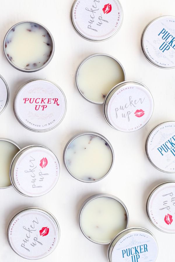 AbbeyEssentials's tweet photo. DIY Lavender Lip Balm and Printable - Sugar and Charm https://t.co/puaF0pdD2L #natural #beauty #recipes #Valentines https://t.co/geVG4scaFA