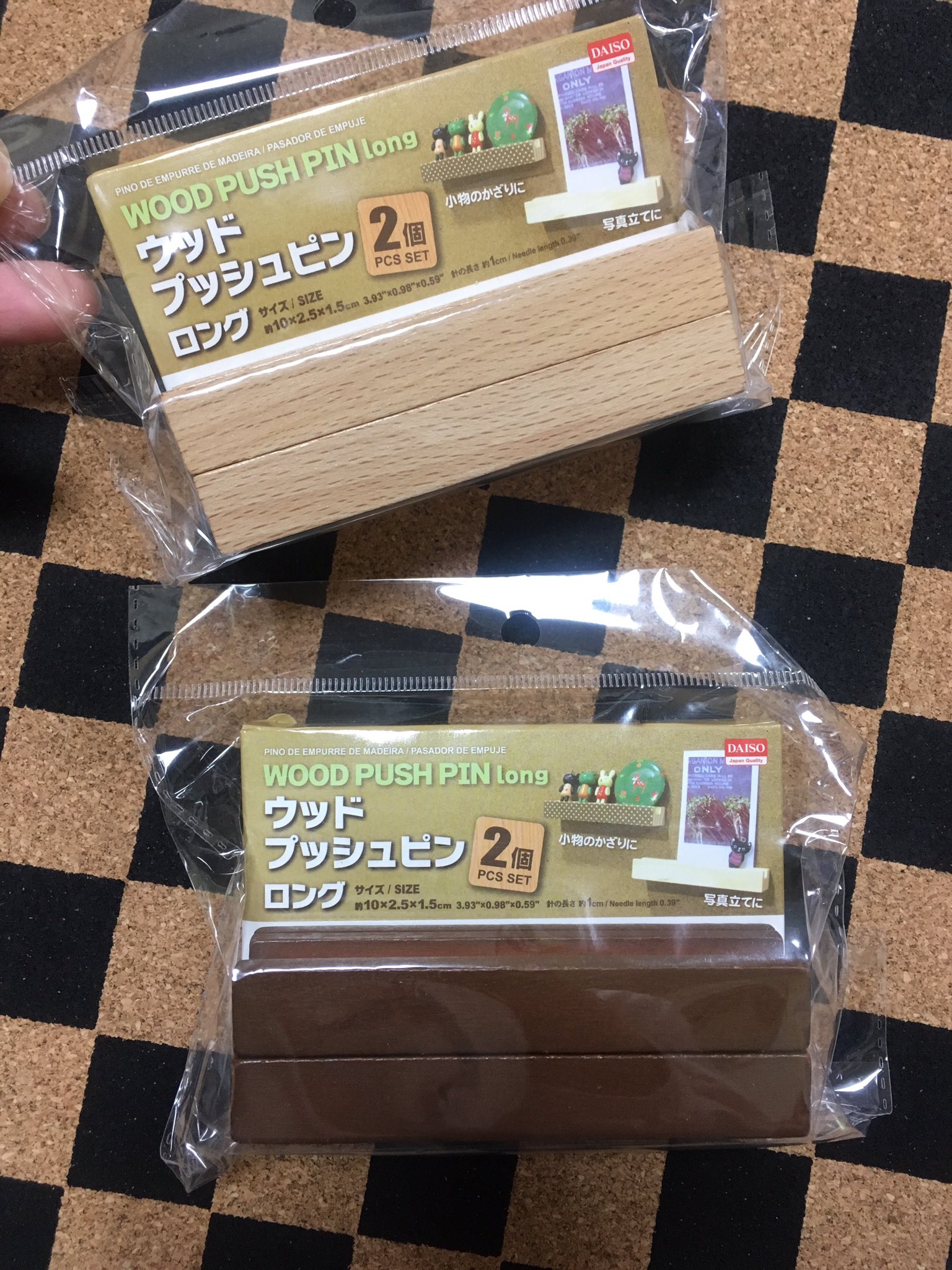 Twitter 上的 いちほ 10 26 鍵と魔法展 ダイソーのコルクボードとウッドプッシュピンロングでポストカード立てに これはいい プッシュピンは3つ買えば1段に3枚いけるな 買い足さなきゃ T Co R5isovuue2 Twitter