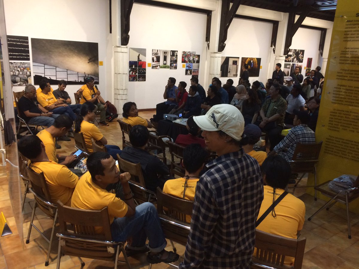 Bincang bareng pewarta foto <a href="/hariankompas/">Harian Kompas</a> Di #FestivalFotografiKompas #kompasunpublished