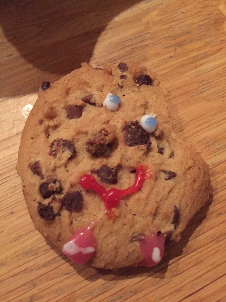 montonmaxwell's tweet photo. Cookie cookie, made by Shopkins https://t.co/CNxyFZw5ag