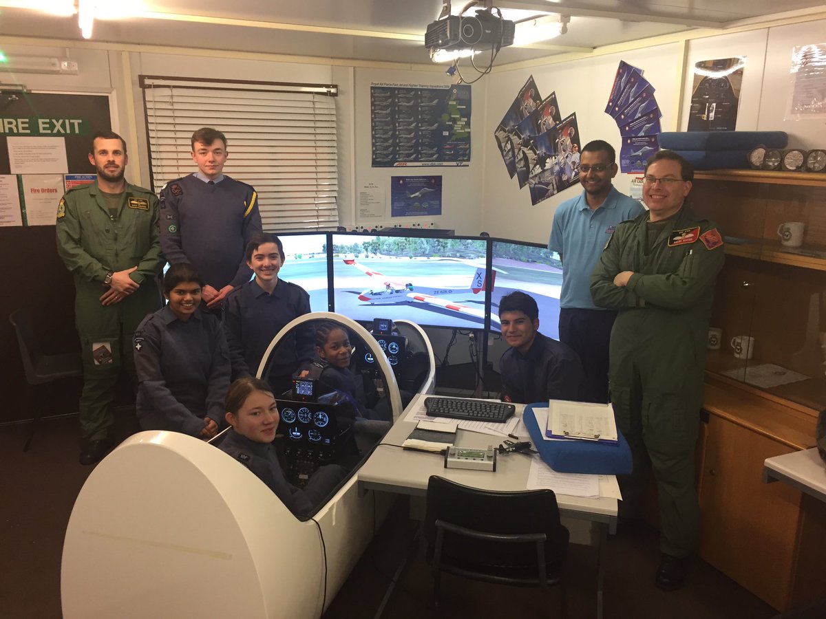 18FWimbledonATC's tweet photo. @LASERAvnO Photos from today's Part Task Training... https://t.co/hz15a47GGE