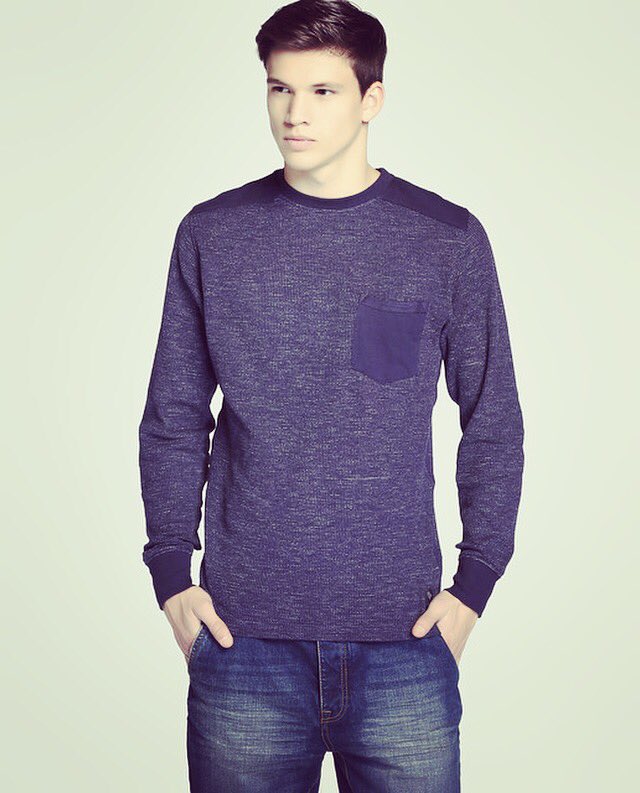 yelooudesign's tweet photo. Moda @bravesoulspain en nuestro espacio #todoparael #men #chico #clothes   #ciriloamoros24 #placevalencia #valencia #shoppingcentre https://t.co/9URueiYMG3