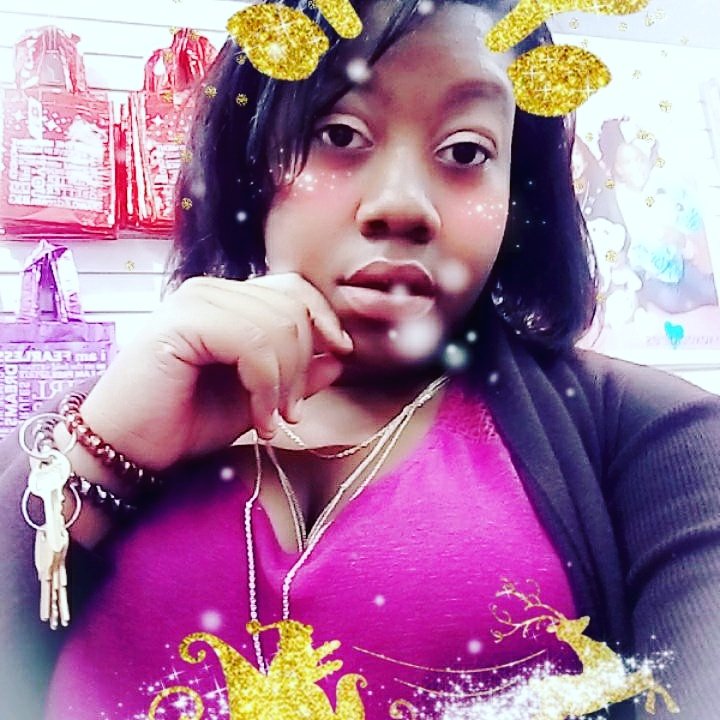 Sherbearcraze's tweet photo. Taking cute selfies at work! :3 #workflow #feelingmajestic #randomfilter #thickgirl https://t.co/Wv5VhodsyJ