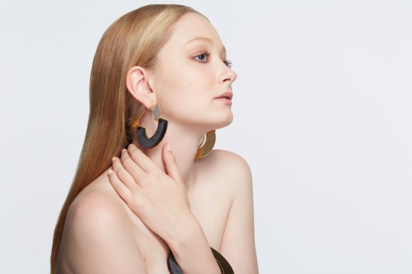 _ClothingLounge's tweet photo. @Mei_lingdeb award winning collection is inspired by tribes throughout Africa and their use of alternative materials. Treat yourself! 

#TCL https://t.co/bRgw3FgYLR