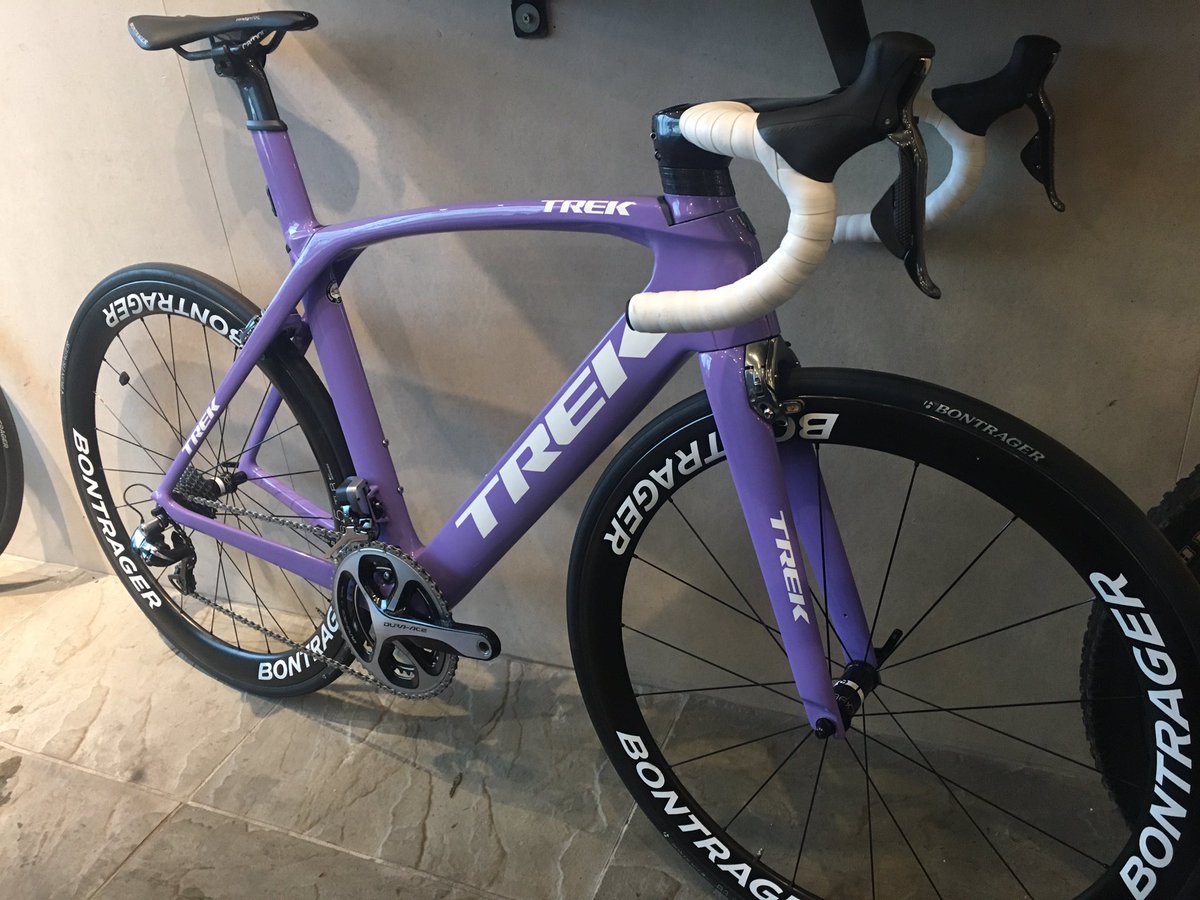 New arrivals at the shop. Grab a coffee and lust over this beauty! #coffee #trek #lopezandsonscoffee #cyclecafe