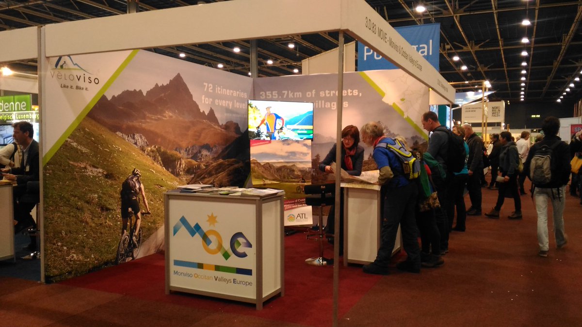VeloViso's tweet photo. Cosa cercano i visitatori di questa fiera? Panorami, autenticità, nuove rotte da esplorare. Abbiamo tutto. #visitmove #bikes #veloviso #bike https://t.co/NaeYefprmR