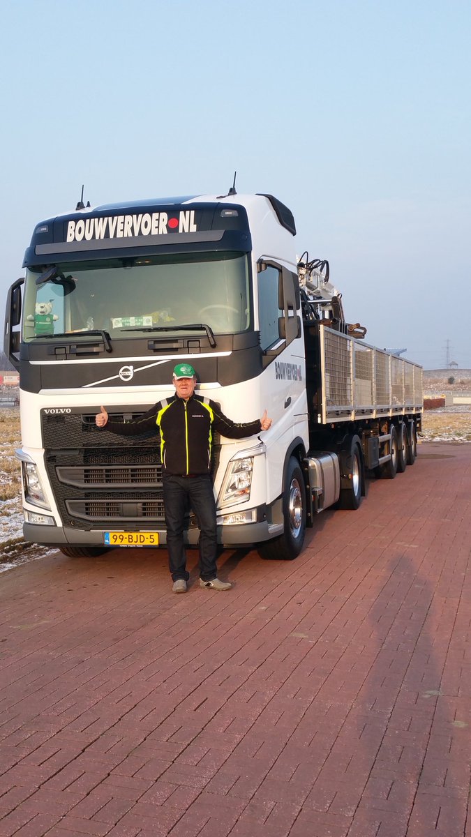 Nieuwe Volvo gekregen met trailer. Zo trots als een pauw!!