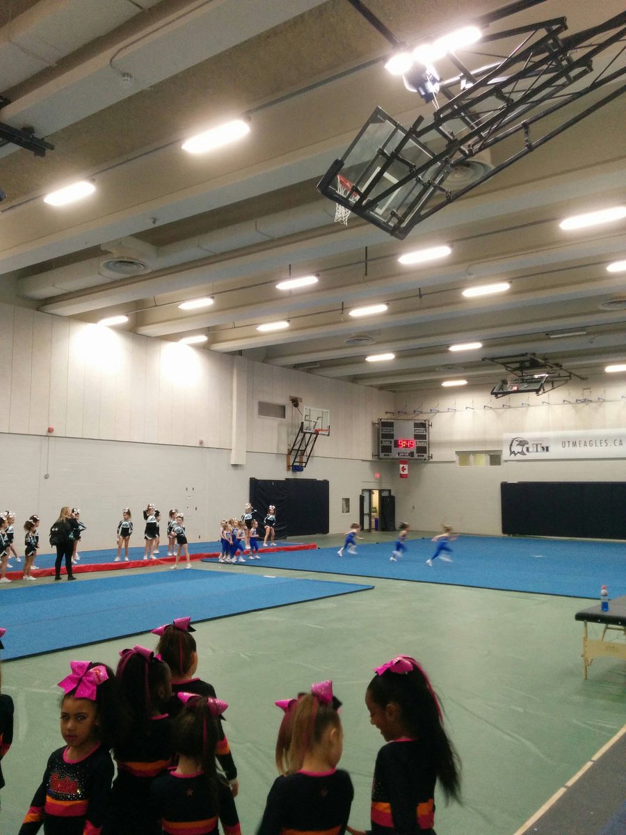 PracticeGymGuys's tweet photo. Feeling fun and festive in the practice gym!!! #FunFest2017 @CheerEvolution https://t.co/TzzTqL5fiB