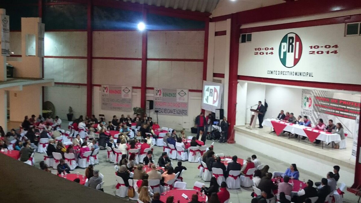 R_Jarquin's tweet photo. tome protesta a los CDM de @SMIEstadoDeMex en #Acolman y #Coacalco #trabajandoporlosmexiquenses #CNOP #PRI https://t.co/ElsdUZrKug