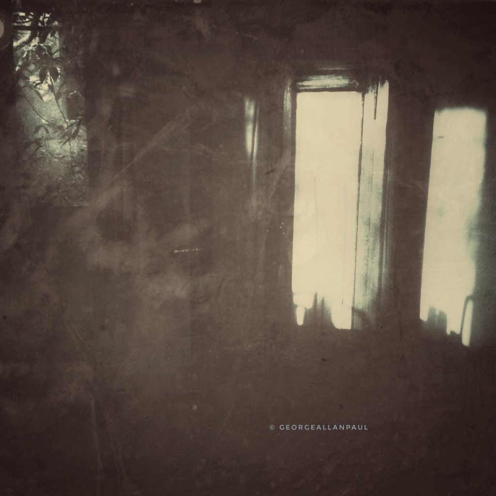 georgeallanpaul's tweet photo. © georgeallanpaul 2017 #gap #art #artist #indoor #artphotography #georgeallanpaul #bnw #noir #noiretblanc #mood #artististic #visualart https://t.co/lWgpTwNXKo