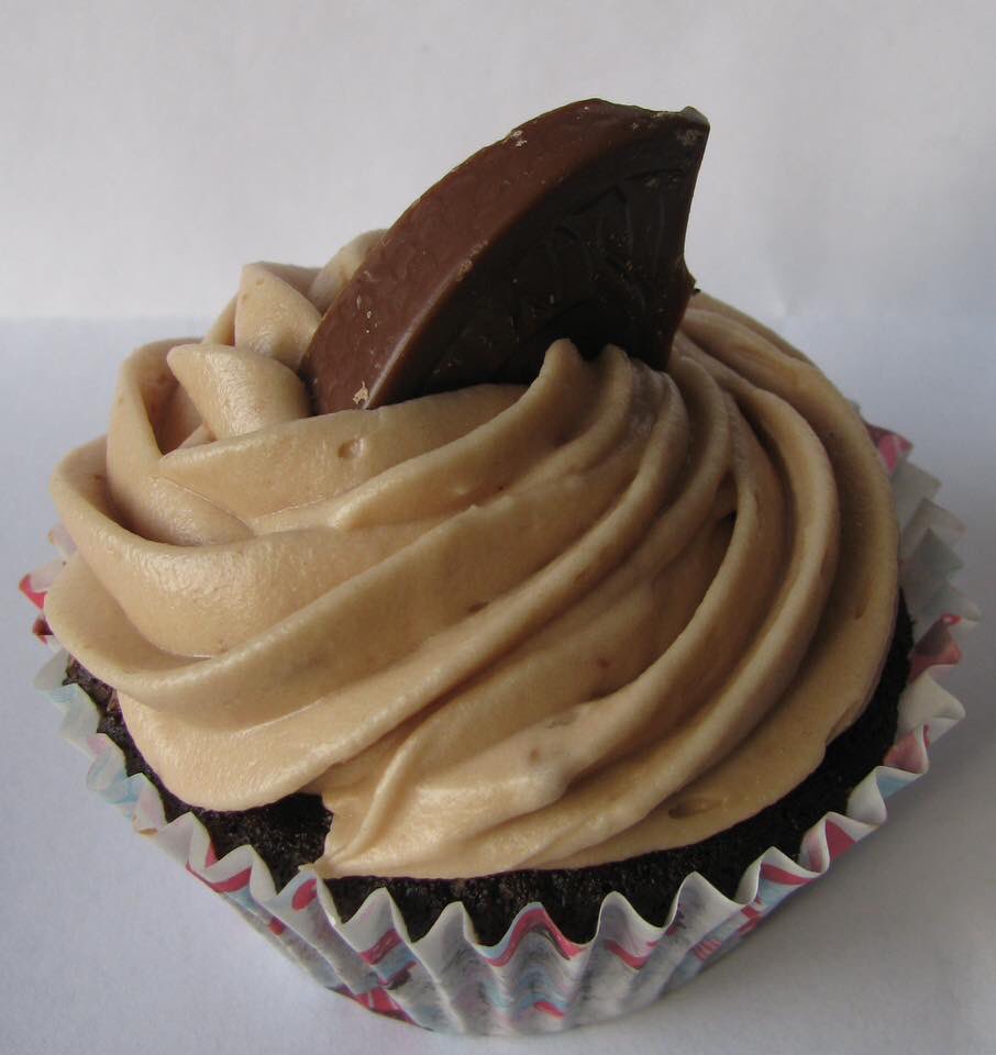 _LACupcakes's tweet photo. After a wee break from baking cakes and cupcakes, we are reopening for orders on 1st March.  🍰😀. https://t.co/CAhEyCDGFG #falkirk #larbert https://t.co/vmdS21APxB