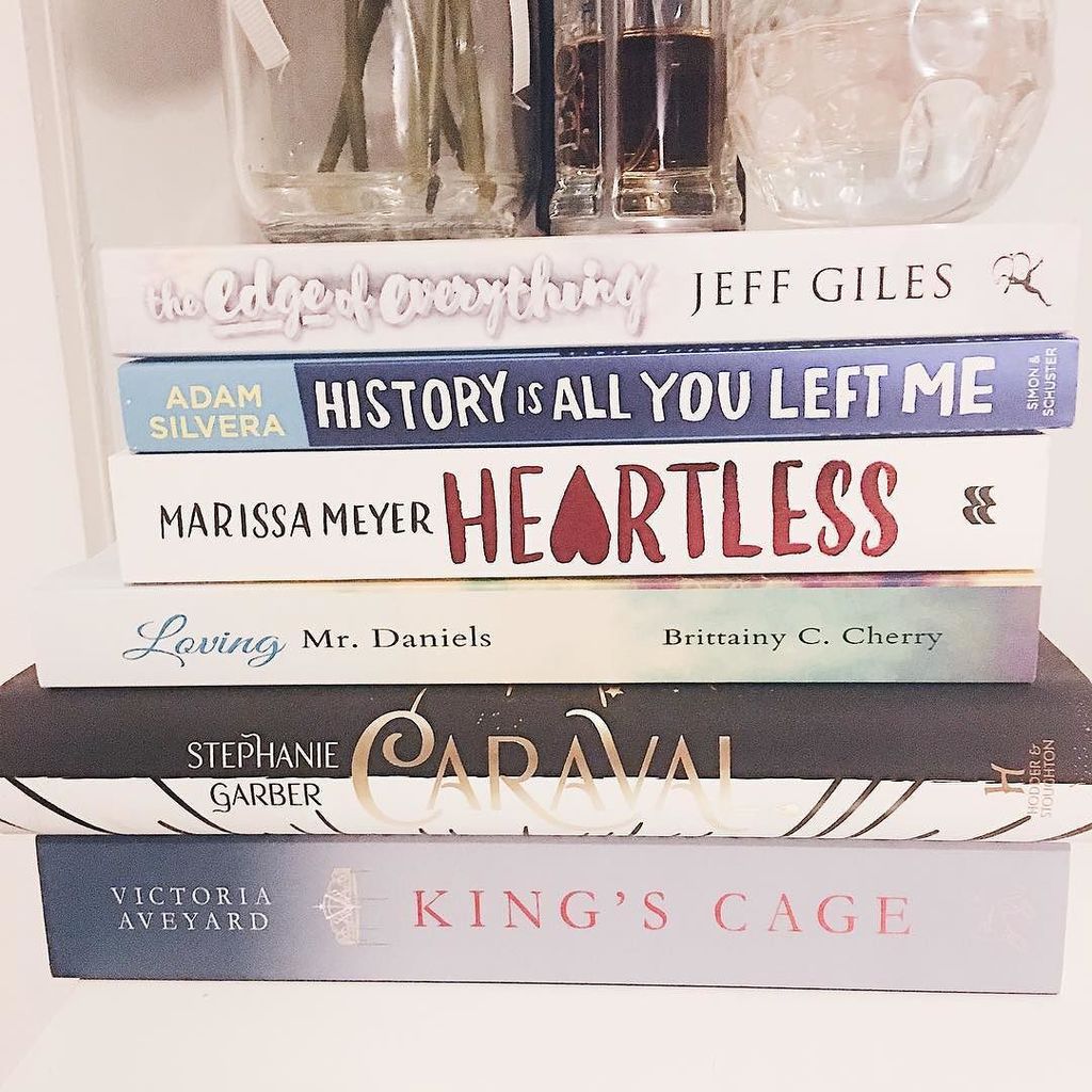 Bookish_Grl's tweet photo. - 💓- Question: Which of these should I read after Winter!? I am only 263 pages into Winter… https://t.co/FbEsJZo6nj https://t.co/lU6bS9c3OX
