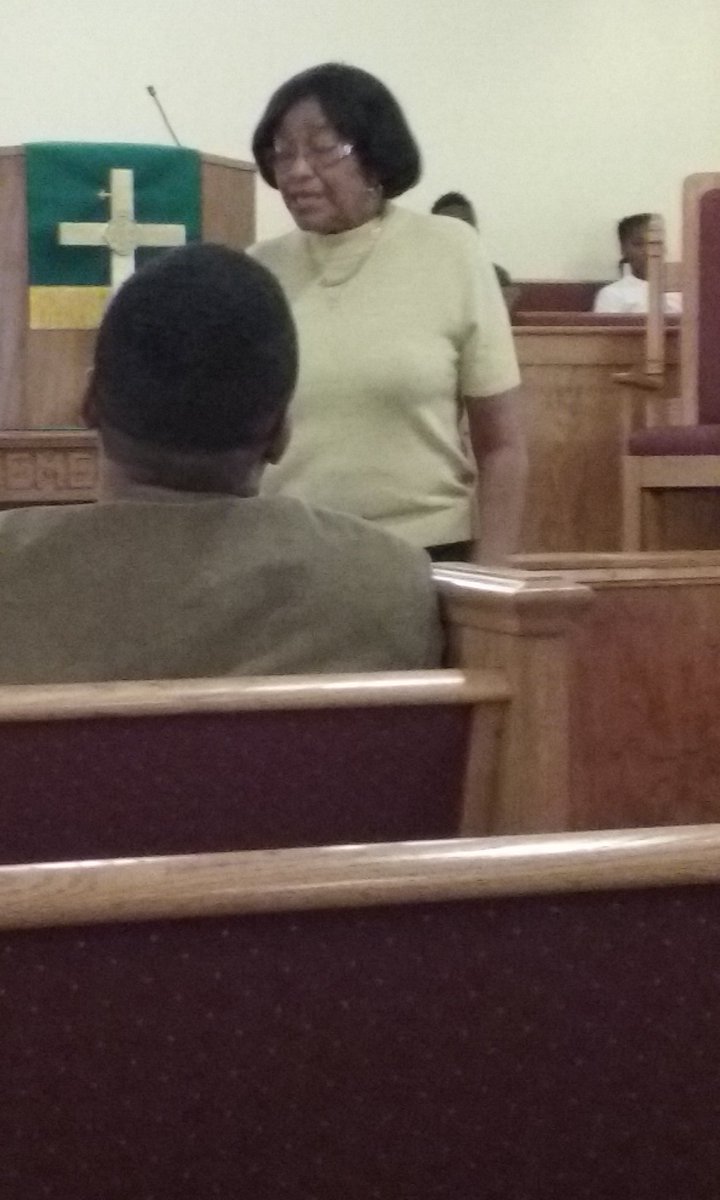 StMarkWville's tweet image. Wilmington District President, and wife of Presiding Elder Alexander Jones, Delma Jones presenting at the #MarieClintonDay
#BudsofPromise
