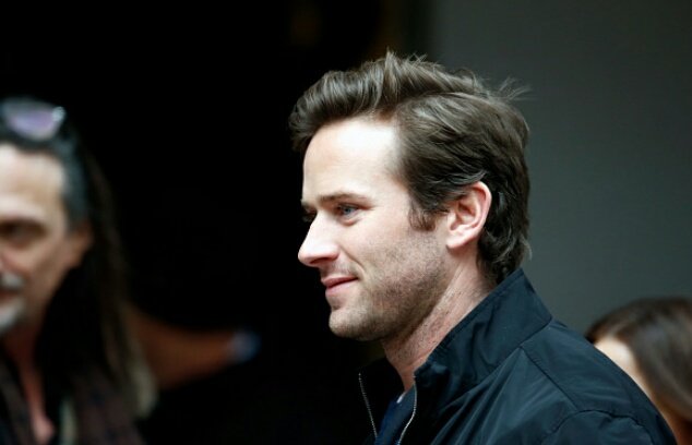 ArmieHammerSpa's tweet photo. Fotos de Armie Hammer, junto a Stanley Tucci y Clemence Poesy en el photocall y rueda de prensa de "Final Portrait" https://t.co/XQ46kbWbH5