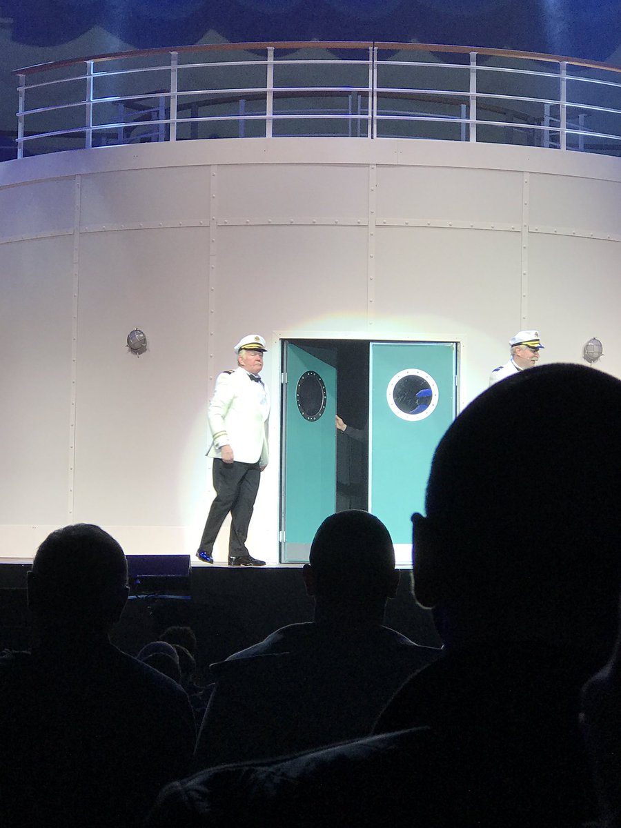 manudave1987's tweet photo. What a great show last night this..this was so close to the show #stillgamelive2 would deffo do this again sometime ππ» https://t.co/SfziofGvfK