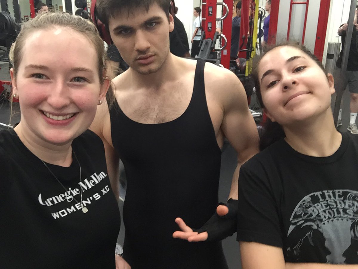 Even in the gym, we can't stray too far from our dress code. #allBlack #competitionSeason