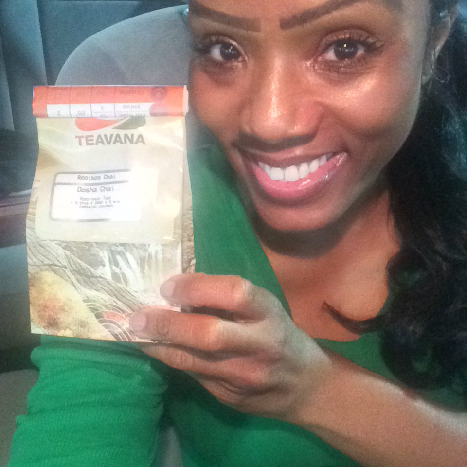 JoyceMungo's tweet photo. *MakeupThoughts* Rooibos makes skin glow&amp;perk up. I don't have2wear foundation ifUdon't want too. Don't forget @AngelaStribling 😊 https://t.co/YiAVCxFhD5