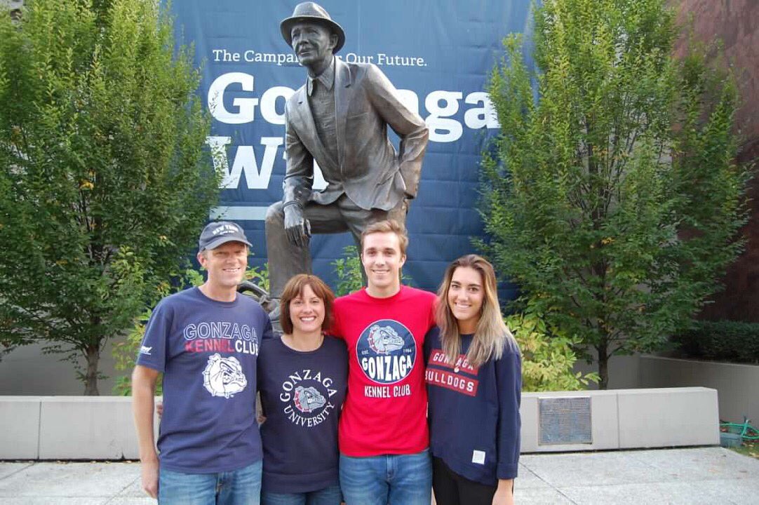 UtahNikkiWard's tweet photo. In honor of #GonzagaDay! ❤️🏀💙 https://t.co/H9CyidFhfB