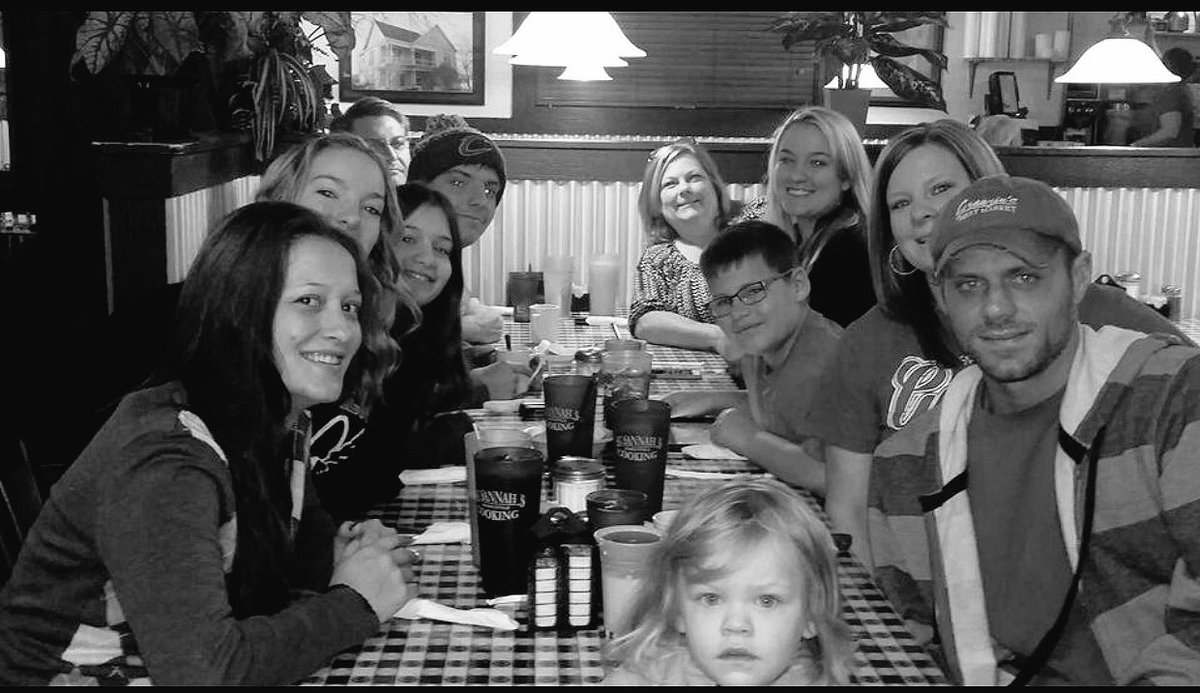 Bailey_Marie44's tweet photo. A year ago today,I was forced to wake up &go say goodbye to my brother for the last time.. #FlyHighJesse 💙🏍Our family will never be the same https://t.co/oOYfGjqbuc