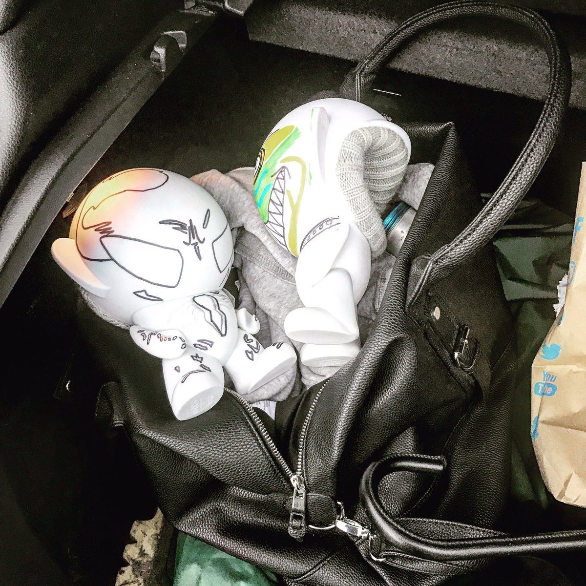 BlankCgolf's tweet photo. Weekend away &amp; the forecast is rubbish ☔️❄️so you pack a couple of Luggs headcovers to finish designing ready for the season⛳️🎨 #golf #luggs https://t.co/VDIgkinUYn