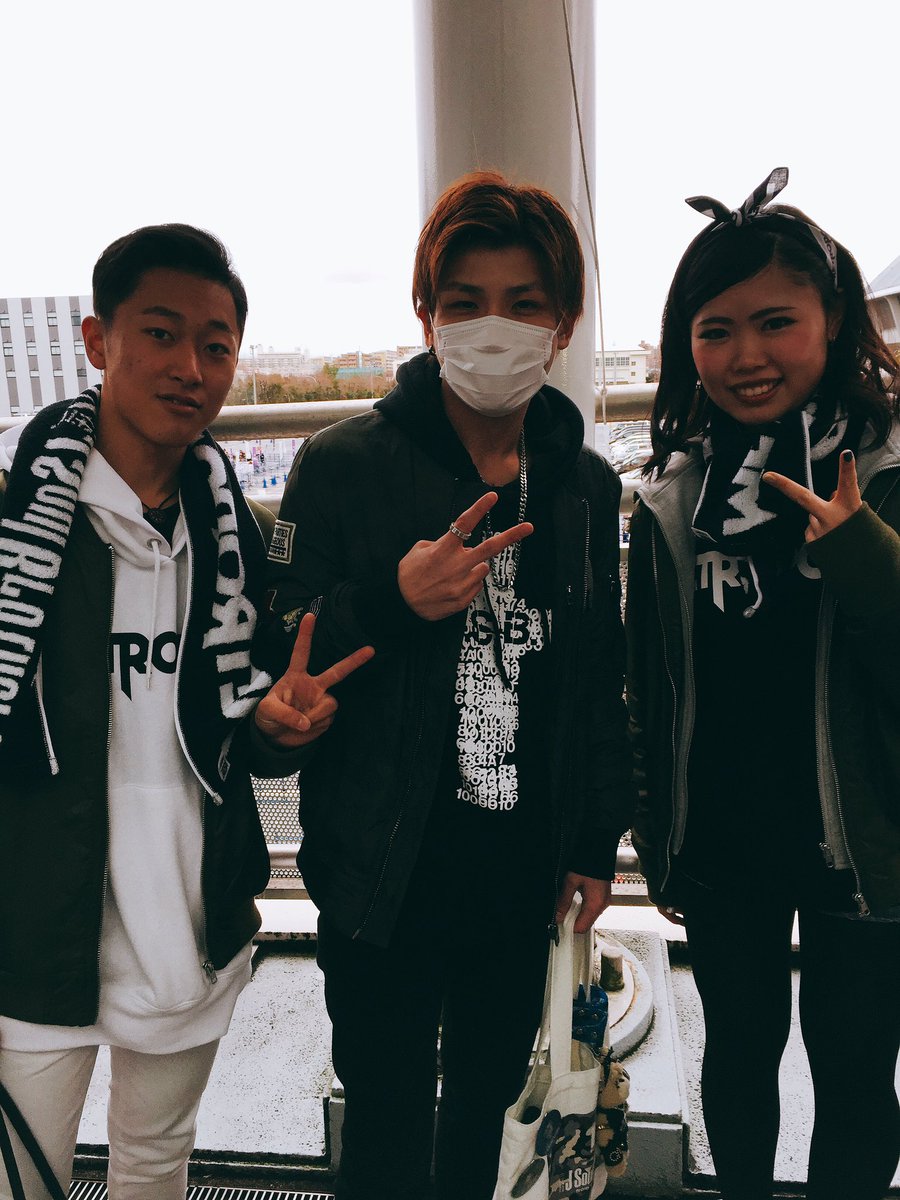 りょーと Ar Twitter 三代目live 岩ちゃんそっくりさんと写真撮れたし メンバー全員にかまされたわ 岩ちゃん 臣 隆二 かっこよすぎた 席は遠かったけど顔れて満足 また 大好きな人と三代目のliveいけて幸せやった また当たったら行こうな 今日は りょーと Ar Twitter 三代目live 岩ちゃんそっくりさんと写真撮れたし メンバー全員にかまされたわ 岩ちゃん 臣 隆二 かっこよすぎた 席は遠かったけど顔れて満足 また 大好きな人と三代目のliveいけて幸せやった また当たったら行こうな 今日は