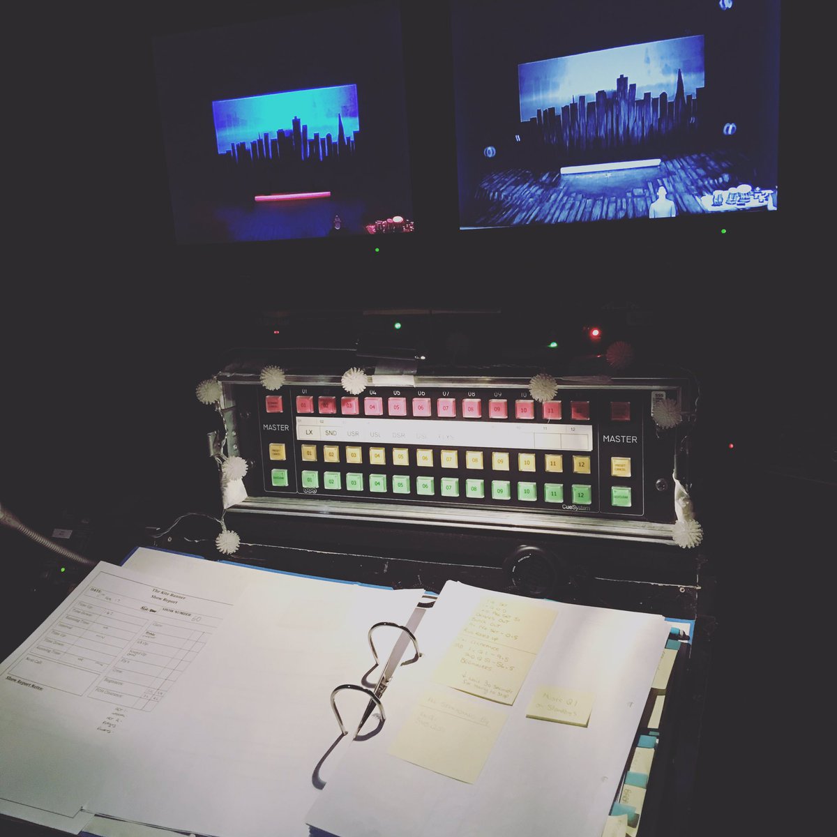 YesRobb's tweet photo. #onthebook #promtcorner #theatre #westend #thekiterunner #wyndhamstheatre #bookcover @TheKiteRunnerUK @_JHI_ @DMTWestEnd https://t.co/vJeZcDBtmy