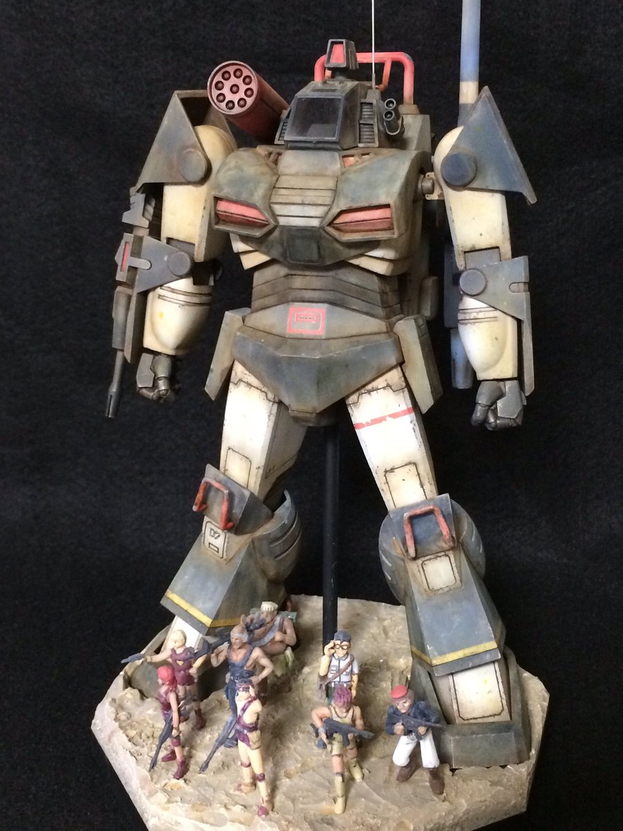 タカラ1/72 大好きなデザートガンナー組んでます。6本脚にテンション