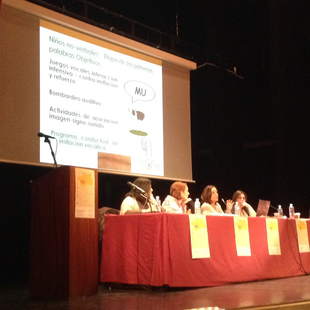 Asoc_Atelse's tweet photo. Los niños no verbales Qué hacemos? Explica María José Sánchez #CAIT #Valores #JornadaAtelse2017 #Atelse #TEL @0ndina8 @RedSnoezelen https://t.co/mMKKqAKgnY