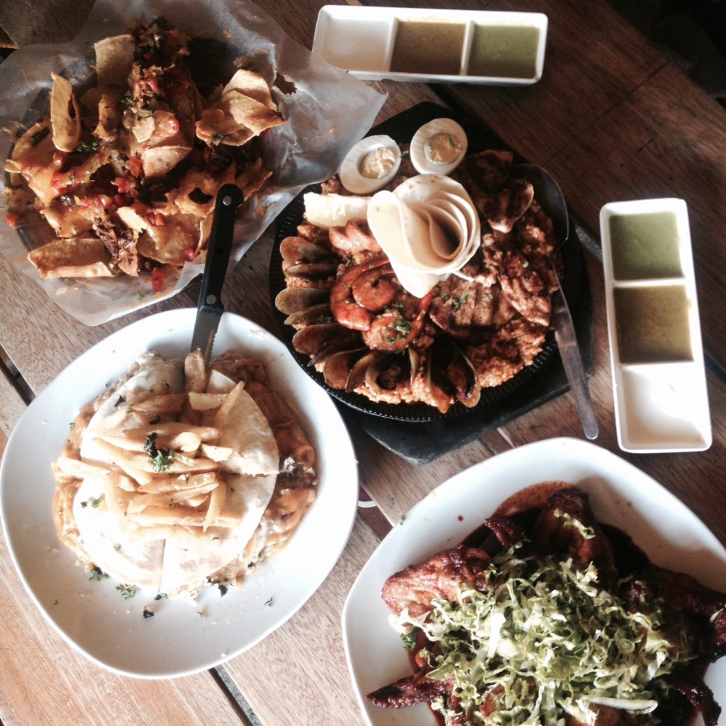 nientiu's tweet photo. At Silantro, Kapitolyo. ๐ Beef Quesadillas x Nachos x Calliente Wings x Silantro's Paella Mix Pajita ๐โค๏ธ #withmybebegirls #jsnd https://t.co/hY6RZconW0