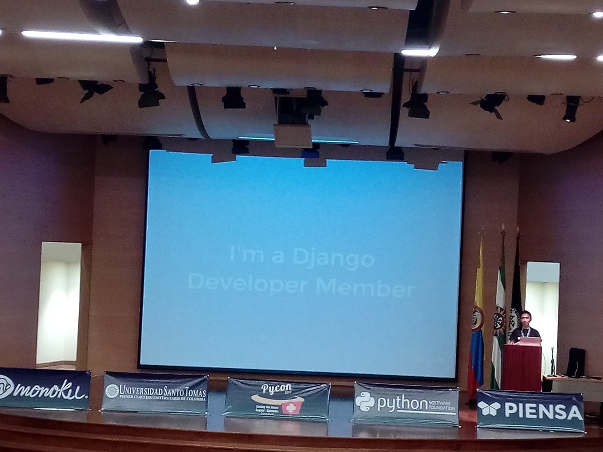 milena_suarezl's tweet image. Camilo nova presents us jazzband #PyConCo2017 @pyconcolombia #python