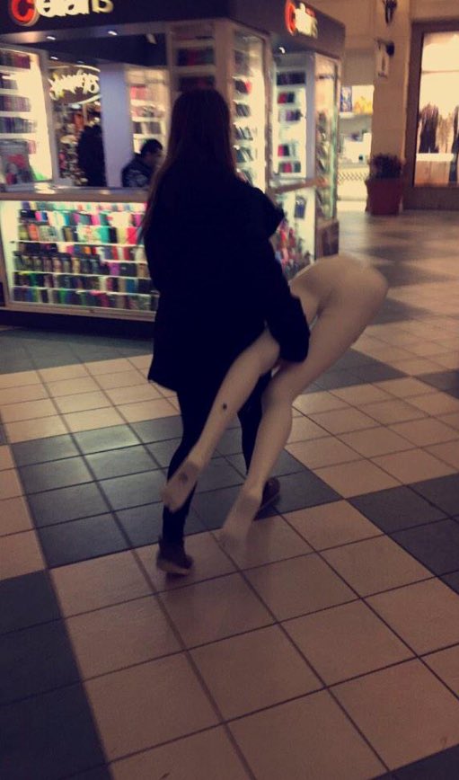 alyssaedwards61's tweet photo. two years ago today I bought the legs :') #legtable #leg #table https://t.co/82JjRpk7FF