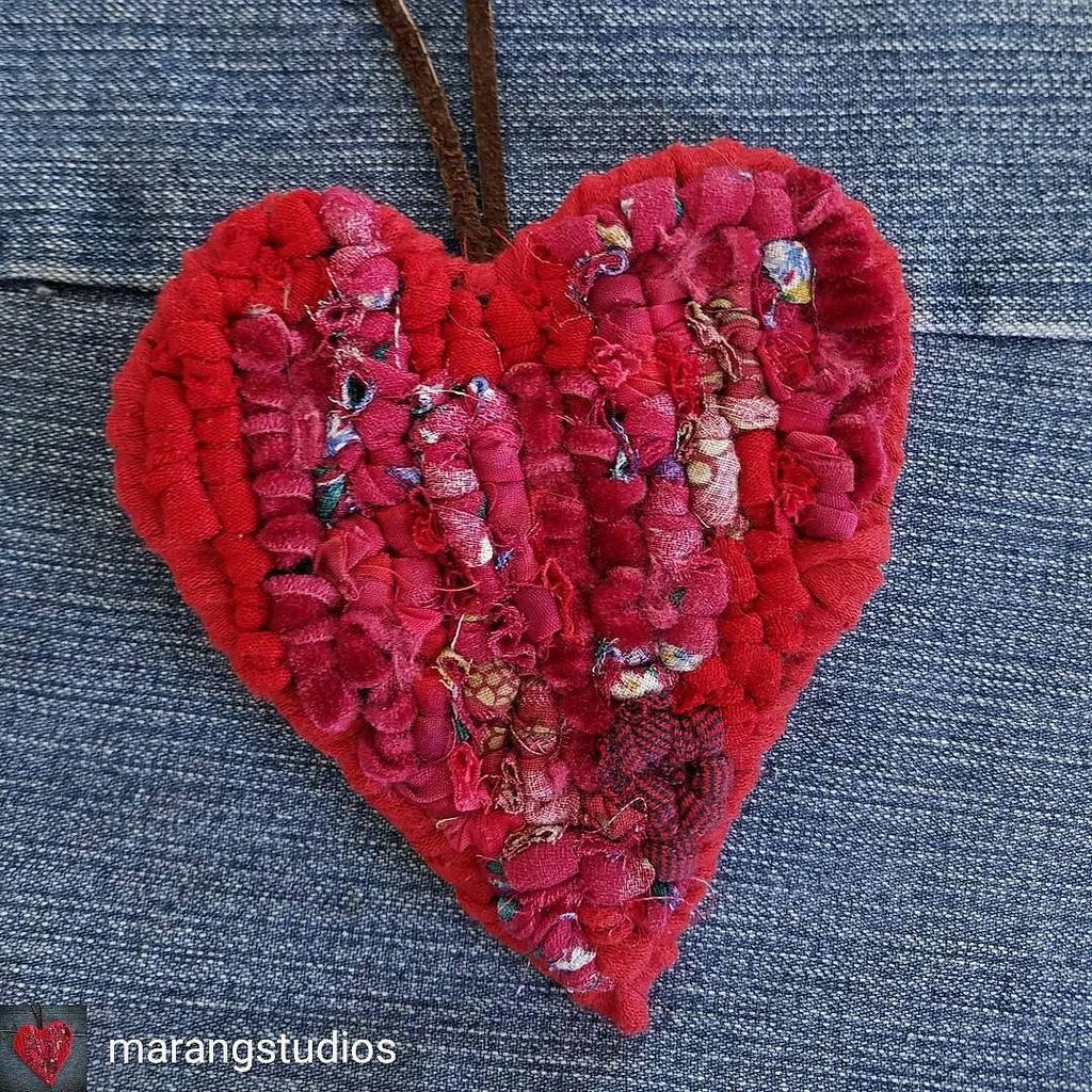 craftsgonewild's tweet photo. Here's to a happy #valentinesday weekend ❤ Show your #love by creating a one of a kind gif… https://t.co/wIyKDJdMph https://t.co/oKoEJt4CJH