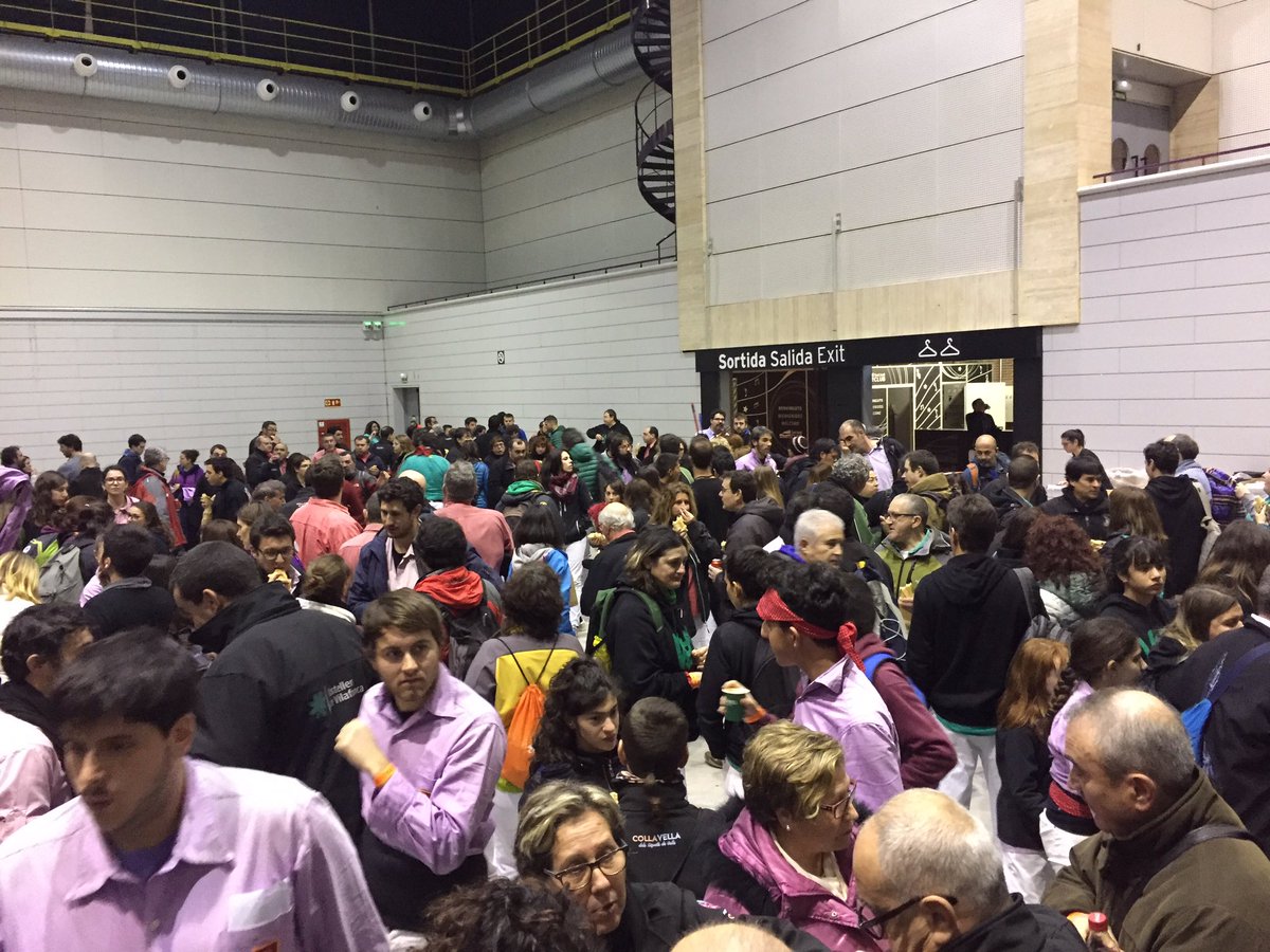 Minyons's tweet photo. Ja som al Palau Sant Jordi. En breu comencem l'assaig amb @Verds @collavella i @JoveDeTarragona pel concert de @volemacollir #castellers https://t.co/zVR3aWrTw4