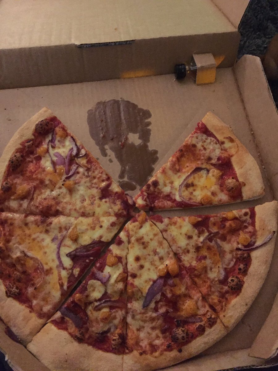 Kyle__McLean's tweet photo. @Dominos_UK picture to prove the lack of chicken https://t.co/gsKQYxJswK