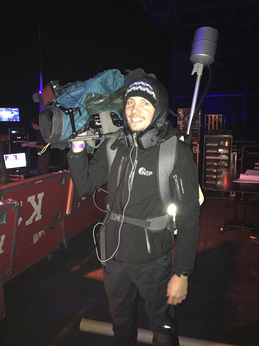 Anyvision_BE's tweet photo. Team @NEP_Belgium is klaar voor #QRunToYou. Mobiele cameraman met #WMTlive encoder van @mobileviewpoint https://t.co/GljuKJv3Ln