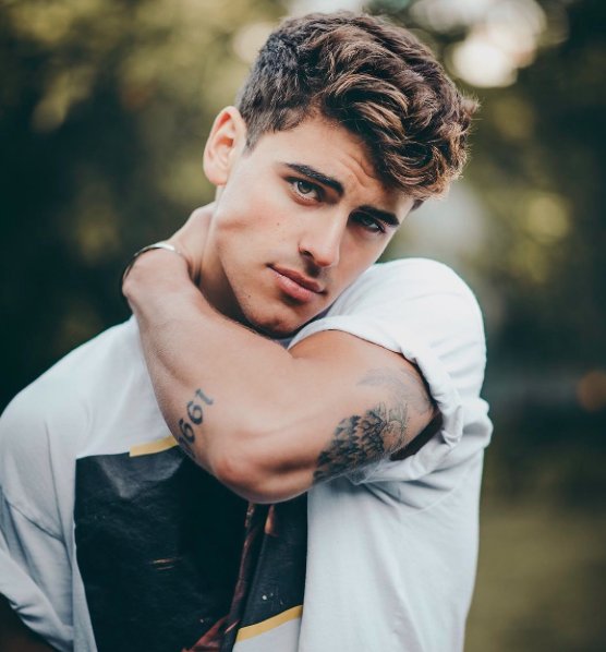 YourMagconPolls's tweet photo. RT for @jackgilinsky 

LIKE for @EthanDolan https://t.co/GBI5znVbFL