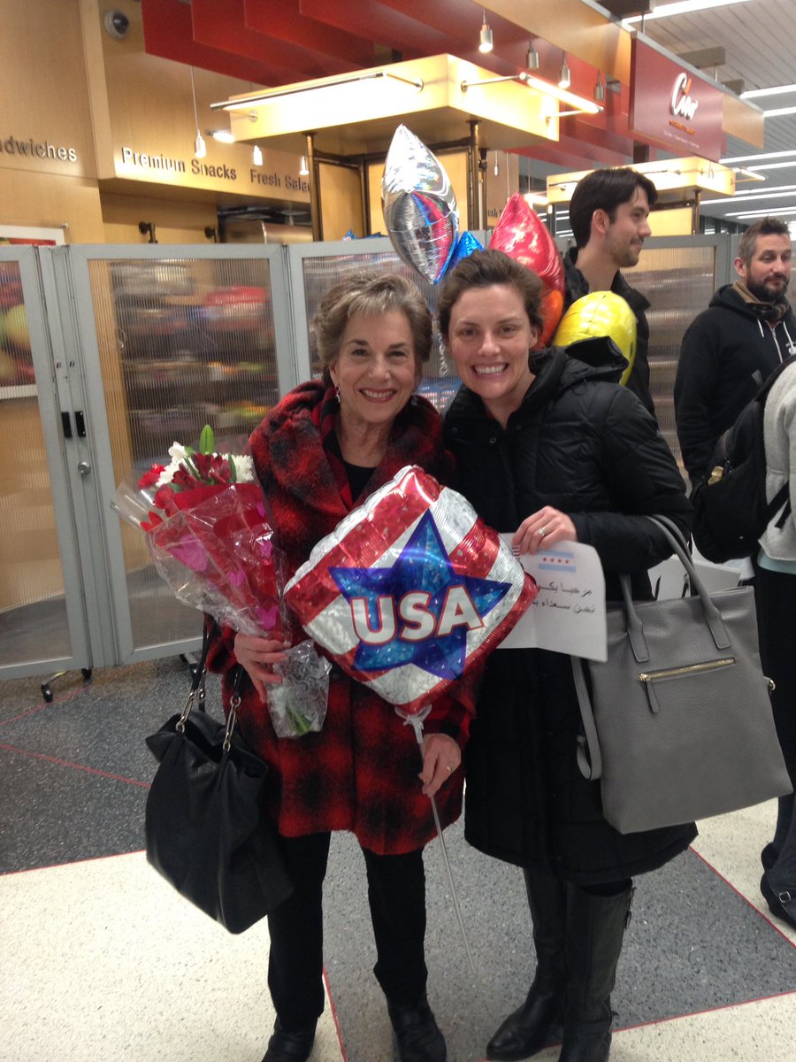 _M_Parker's tweet photo. .@jencwalling U rec'd we get 2 know reps - does greeting refugees at ORD with @janschakowsky count? Thx 2 @ilenviro for the civics webinar! https://t.co/sKtfqOu9bD