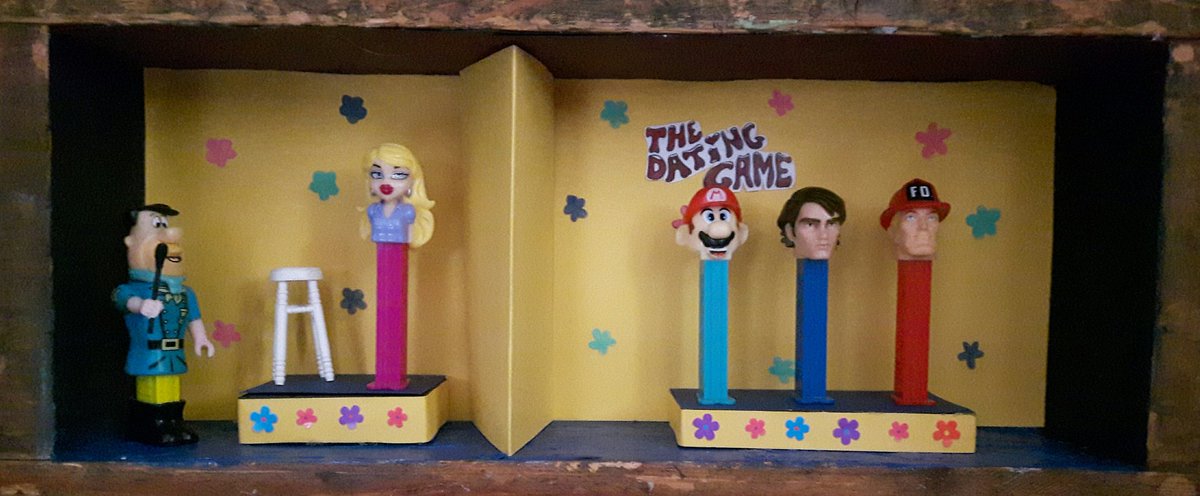 MsprotonDolson's tweet photo. All ready for valentine's day. @PEZCandyUSA #pezbox #pezcandy #pez https://t.co/WO5e9Jhp0H